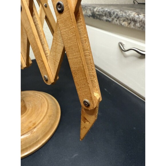 Wooden Tabletop Yarn Winder, Four-side Accordion-style Arms & Removable Top - Picture 4 of 11